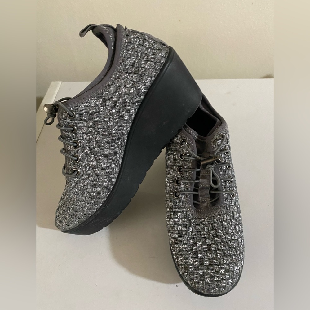 Wedge sneakers